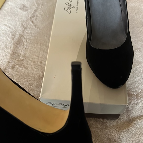 Fitzwell black suede heels round toe 11 ww - Picture 5 of 5